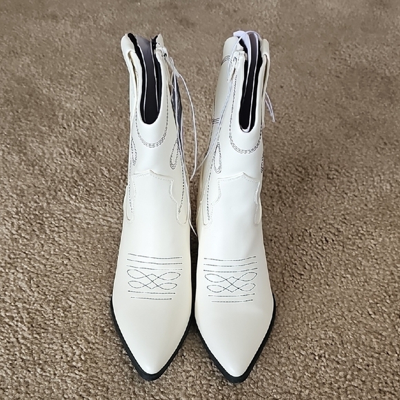 Women's White Western Ankle Boots Size 10 - Picture 2 of 6